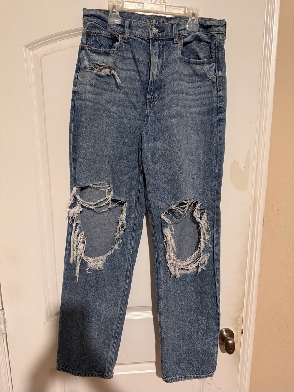 American Eagle Outfitters Distressed Boyfriend Jeans in Medium Blue